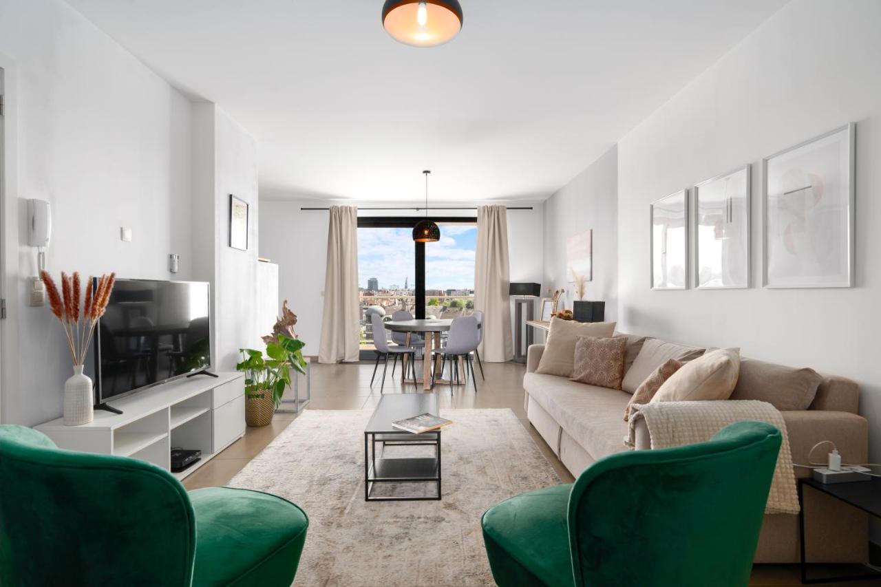 Shs Homes-Luxe Highrise, 2 Bedrooms, Kitchen, Free Parking, Stunning View, Large Tarrasse, Workspace Hasselt Luaran gambar