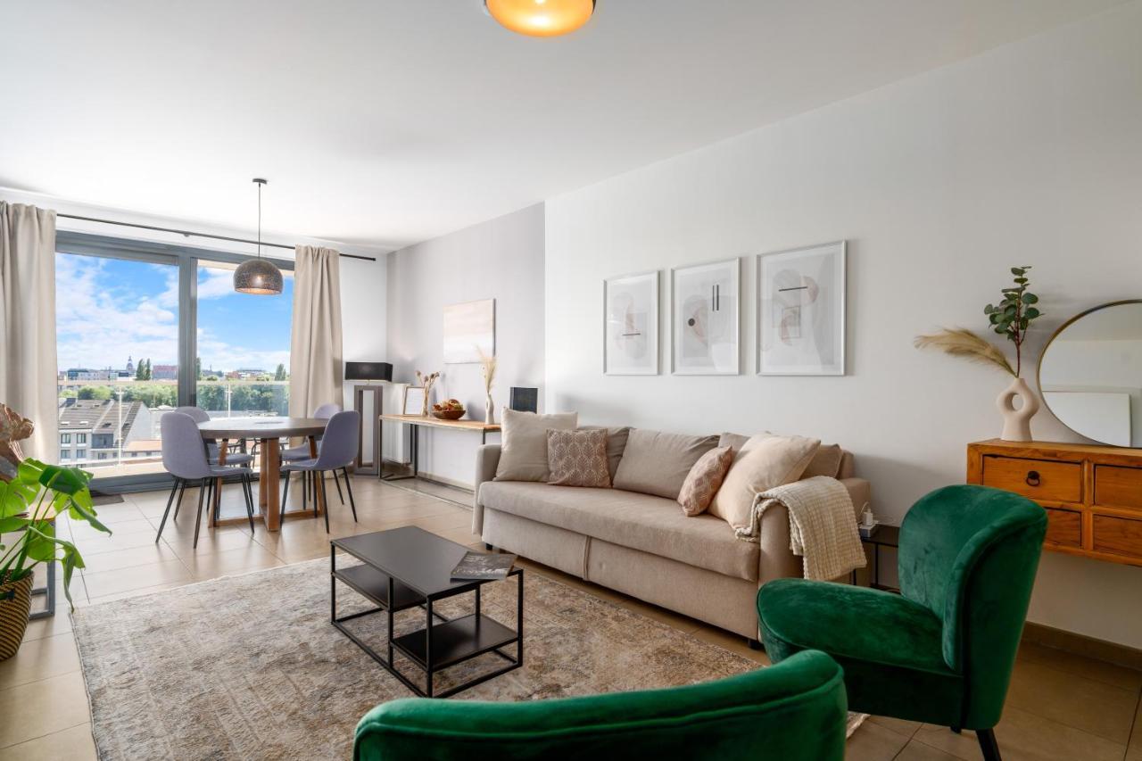 Shs Homes-Luxe Highrise, 2 Bedrooms, Kitchen, Free Parking, Stunning View, Large Tarrasse, Workspace Hasselt Luaran gambar