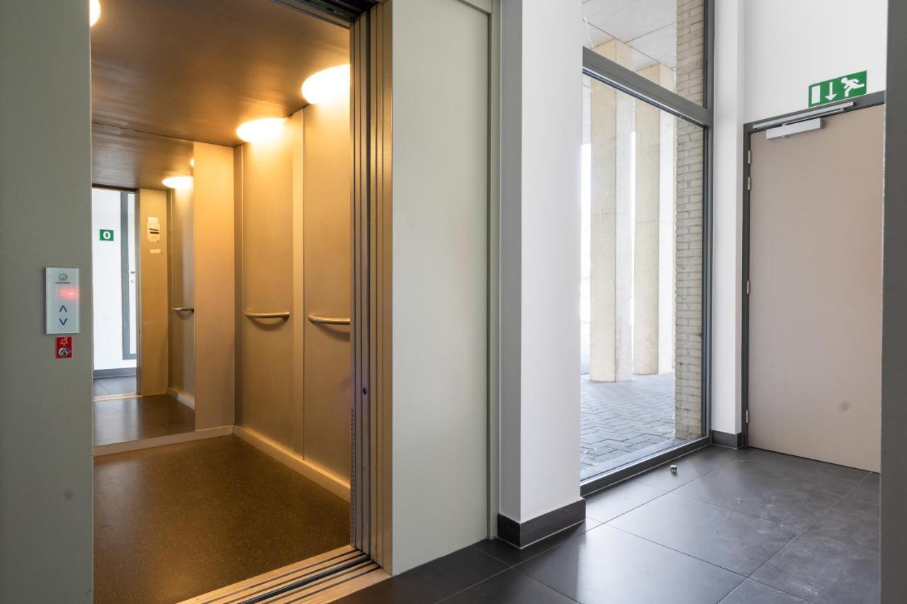 Shs Homes-Luxe Highrise, 2 Bedrooms, Kitchen, Free Parking, Stunning View, Large Tarrasse, Workspace Hasselt Luaran gambar